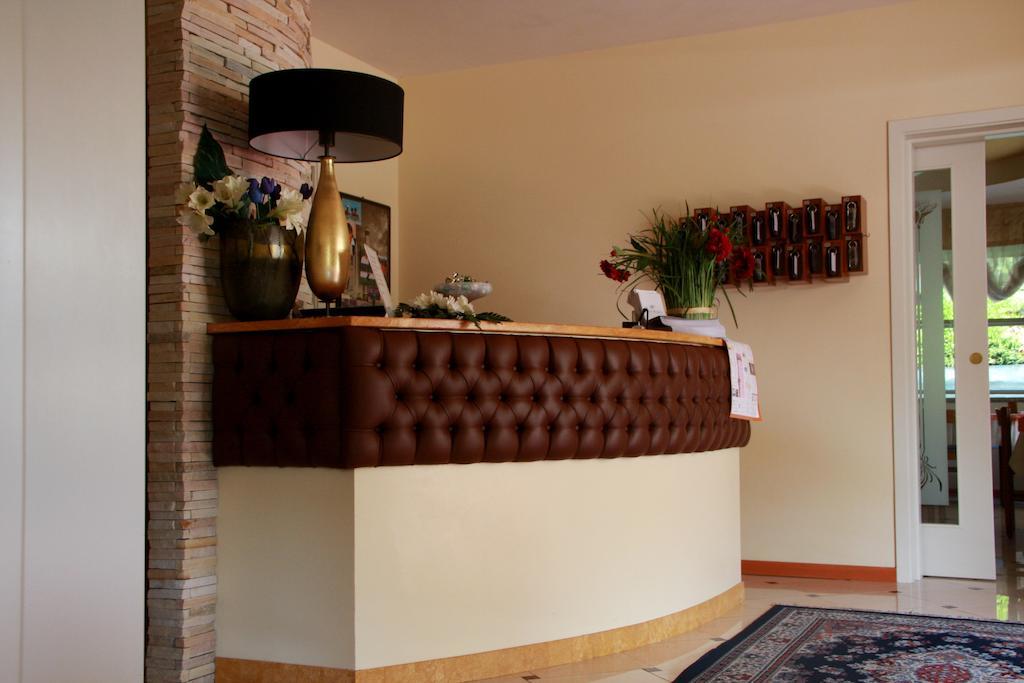 Hotel Monica Cervia Exteriör bild